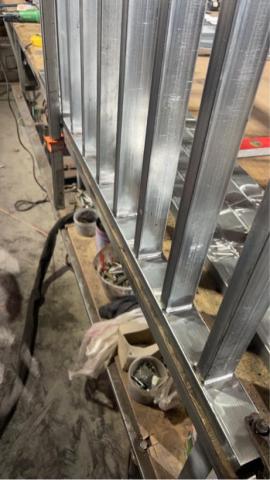 創鑫金屬工程行 - 準備烤漆的鐵件欄杆 焊道漂亮