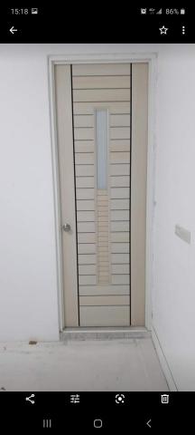 陳先生 - 浴室門