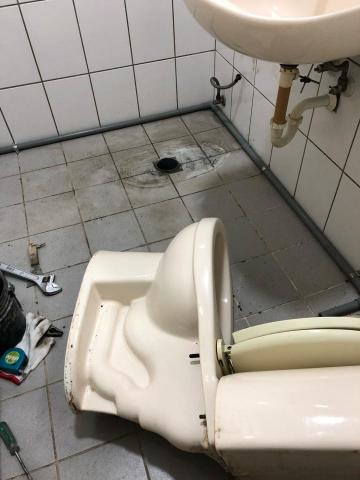 易遠水電 - 馬桶重新安裝
