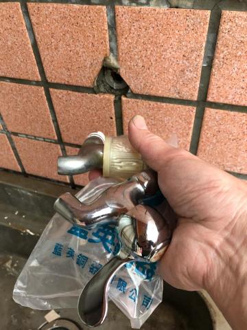 易遠水電 - 水龍頭更換