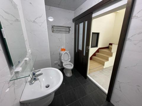 泓勝企業社 - 舊屋翻修-浴廁