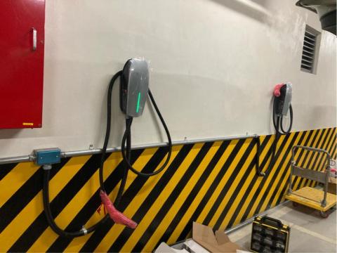 俊霆家庭宅修 - 特斯拉充電椿