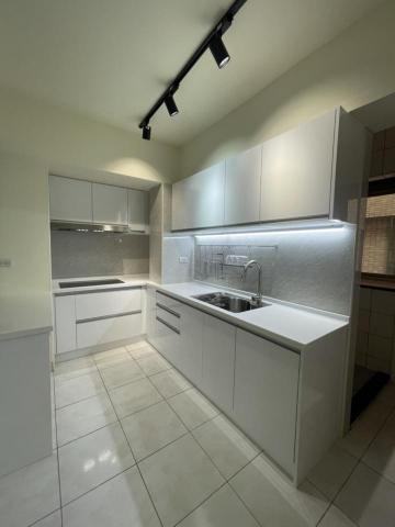 戴友倫 - 純白廚具 百看不膩