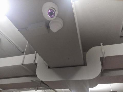 秦定謙 - 八大行業安裝攝影機