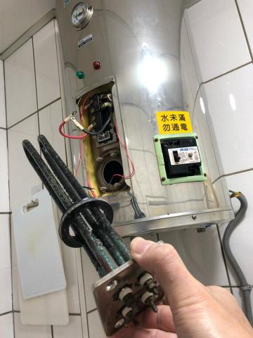 易遠水電 - 熱水器加熱棒更換