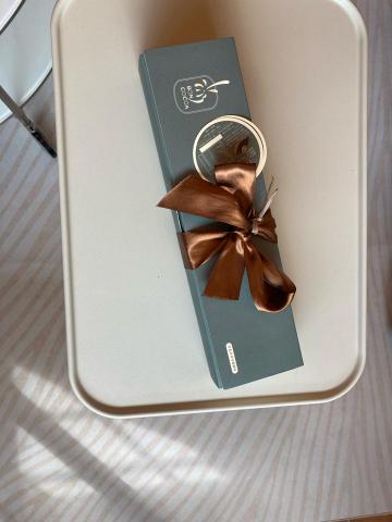 黃容 - 紙盒包裝+禮盒小卡-設計打樣送印