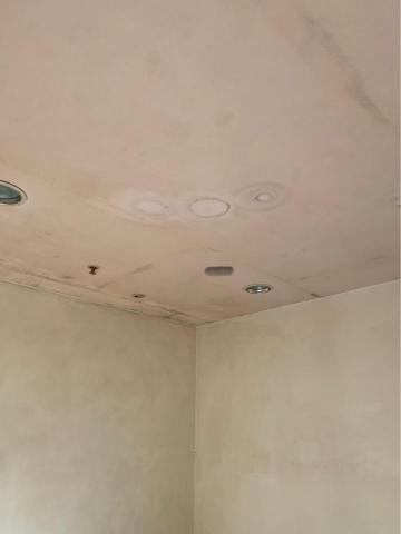 宬印工程行 - 天花板發霉處理（前）