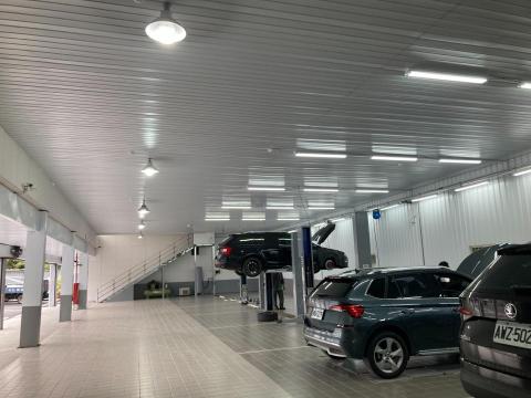 正發行 - 室內磁鋼板安裝