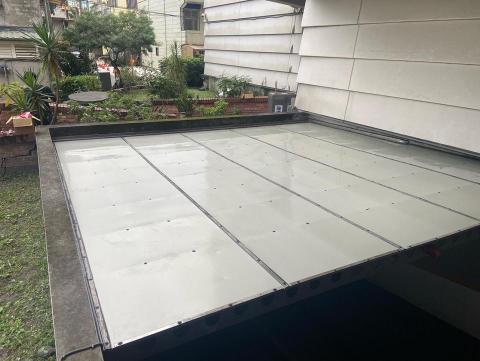 鉅霖鋼鋁工程行 - ➡️原先採用pc板 現階更換塑鋁板施作⬅️