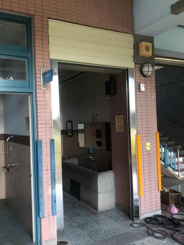 鉅霖鋼鋁工程行 - ➡️鋁合金快速捲門安裝⬅️