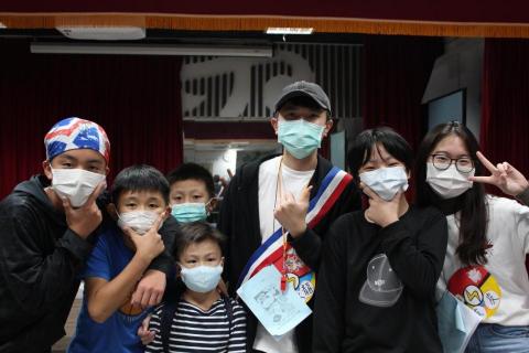 陳彥瑀 - 到三峽插角國小舉辦娛樂營