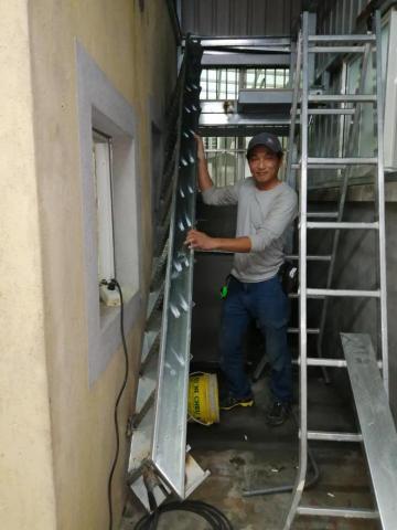 宏源工程 - 活動樓梯