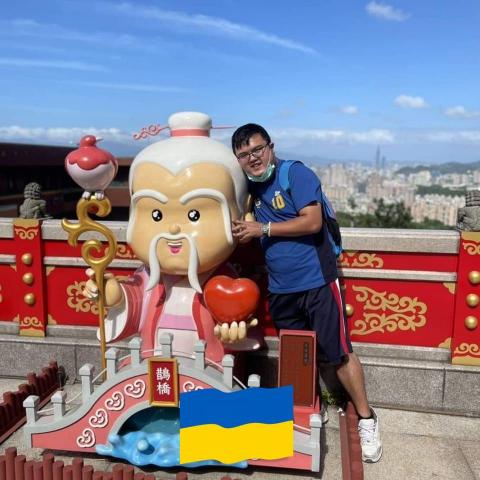 提供練習中打服務的專家吳承遠慈青