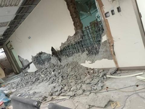 富安拆除工程 - 銀行金庫牆壁打掉