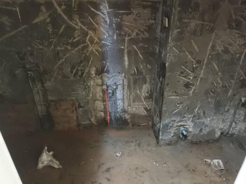 富安拆除工程 - 廁所打掉，水管重配，防水磁磚重做