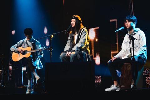 只要一堂課超級速成學彈唱！ 劉宗倫線上、實體吉他老師、 - 壹電視攝影棚錄影live演出
16屆舊愛新歡-古典詩詞譜曲創作暨演唱競賽