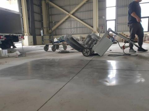 晶彩鋼化地坪 - 坪數較大可洽談試作,新建地面/翻修地面皆可試作。 晶彩鋼化地坪 - 坪數較大可洽談試作,新建地面/翻修地面皆可試作。