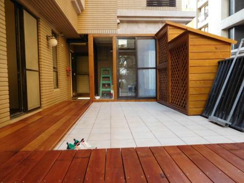 樂屋工程行 - 南方松前陽台