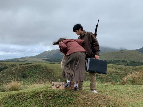 林宥辰 - 大二學製《下山》現場側拍照（男女主角於擎天崗）
擔任職位：導演、編劇、剪輯