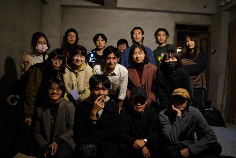 林宥辰 - 大二學製《下山》劇組大合照 擔任職位：導演、編劇、剪輯