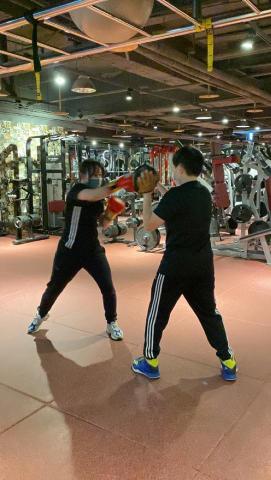 私人女教練-炸雞 - 