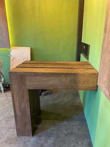 陳宇謙 - 高腳桌  客戶想有實木感和實木的厚重感