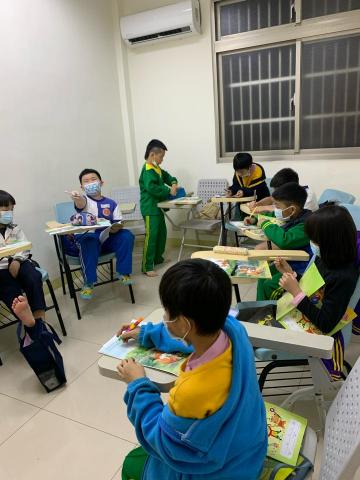 王奕晴 - 教小朋友故事書的小紀錄