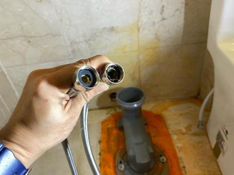 強尼水電 - 浴室/廚房漏水維修
全部使用我們挑選的台灣製造的精品水電材料,擁有更高的穩定度及耐用度,重點是材料不會釋放廉價塑料毒素,確保我們用水的健康! 強尼水電 - 浴室/廚房漏水維修
全部使用我們挑選的台灣製造的精品水電材料,擁有更高的穩定度及耐用度,重點是材料不會釋放廉價塑料毒素,確保我們用水的健康!