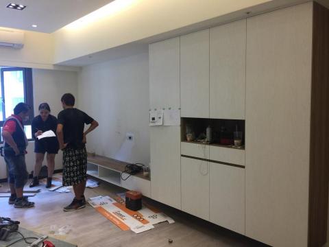 精工匠企業社(統編)91470157 - 系統電視櫃