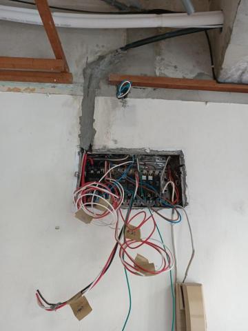 工程統包濠 - 總電箱翻新，代伸請22平方電力更換