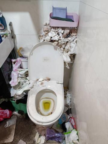 ✨乾淨寶寶個人工作室✨ - 廁所也全是垃圾水垢黴菌還有一堆化妝棉?