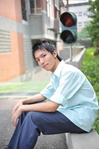 林瑜 - 於台中一中就讀期間畢業照