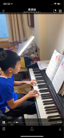 小媫老師 - 小學二年級的哥哥改掉以前老師教的僵硬姿勢變成了 能比較容易駕馭技巧的超棒寶貝！