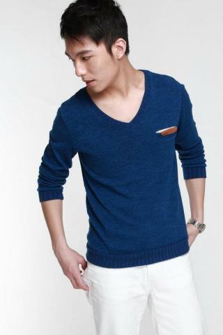 林瑜 - 台大就學期間擔任網拍模特的工作照