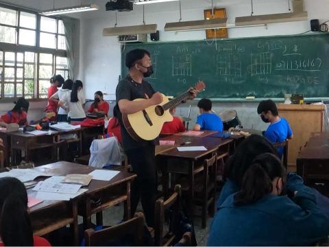 音樂雜技屋-音樂部（吉他、熱音等樂器） - 光榮國中熱音社教學