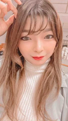 提供染髮劑天然服務的專家廖文綨