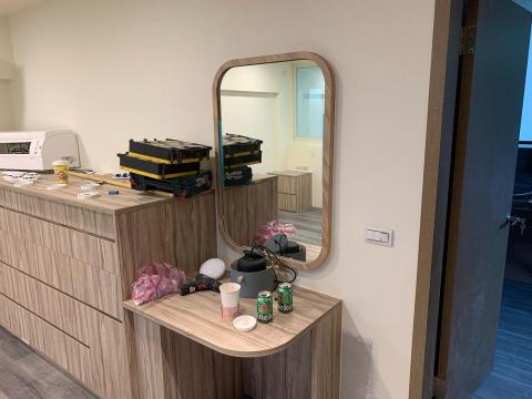 張嘉豪 - 客製化梳妝鏡