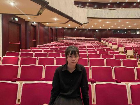 提供兼課服務的專家何在庭