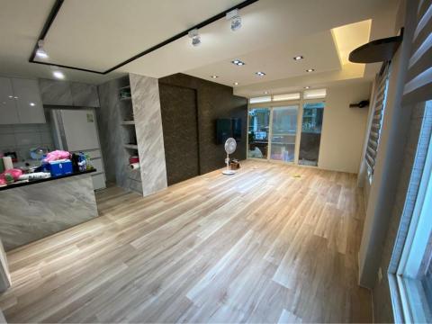 張嘉豪 - 石朔地板、天花板、拉門電視牆、系統櫃