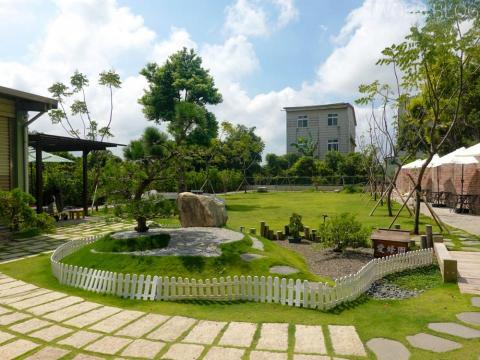 1個媽咪2個寶》親子旅遊/生活/住宿/美食體驗 - 親子體驗》愛蜂園一日蜂農