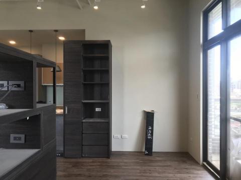 I/O Studio - 新莊沈宅
木作吧檯收納櫃
地板PVC木紋地板