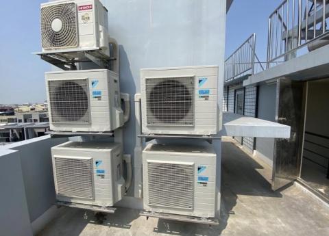 金鋐冷凍科技有限公司 - 外機管槽施工