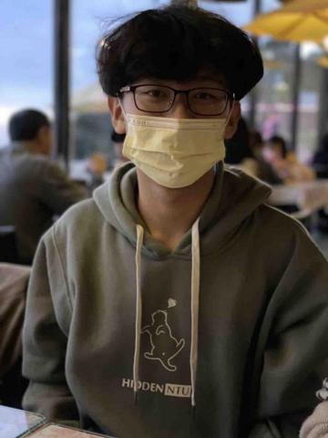 提供線上家教服務的專家蘇偉綸