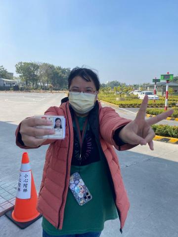 高雄駕訓班黃威龍教練 - 輕輕鬆鬆拿駕照