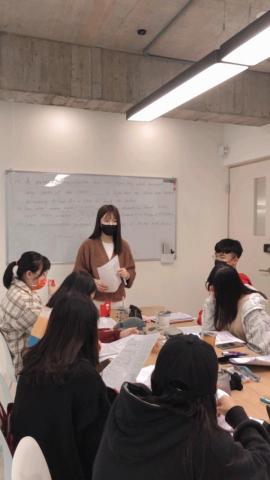 提供77服務的專家Peilin國高中客製化英文家教