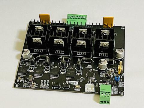 祥云設計 - 【2022年新開發產品-客製PCB專案】
※ 雙H橋自動辨識馬達驅動板
    Double H-bridge Automatic Identification Motor Driver
- 通訊方式：I2C (目前支援8個I2C位址獨立控制)
- 控制馬達數量：2顆兩線直流馬達 或 1顆四線步進馬達
- 客戶應用場域：自動化機台直流馬達控制