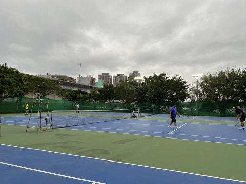 陳教練專業網球課程 - 教學場地
（永和綠寶石河濱公園網球場）