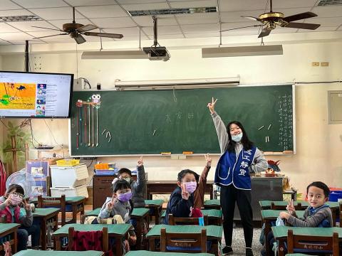 Nina Chao - 大二上國小教學