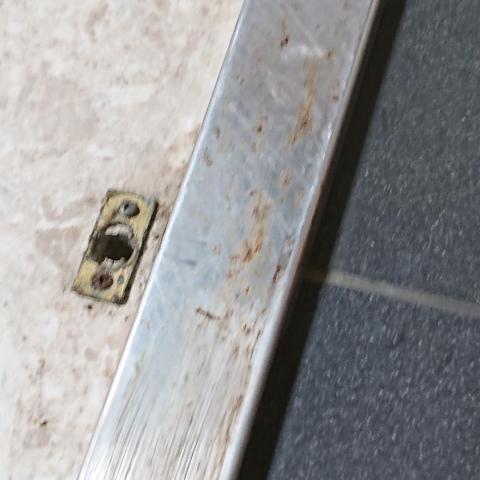 婕居家清潔企業社 - 白鉄清潔保養。