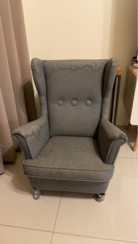 蚵達KEDA-台中床墊清潔、台中沙發清潔 - 原本有明顯髒污的布質沙發 蚵達KEDA-台中床墊清潔、台中沙發清潔 - 原本有明顯髒污的布質沙發